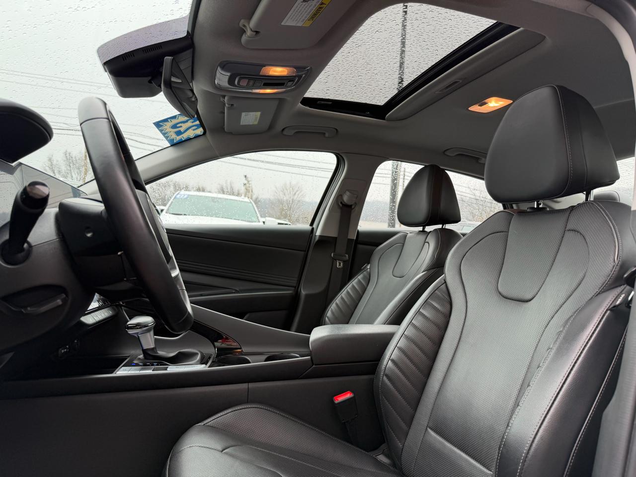 Hyundai Elantra  2023