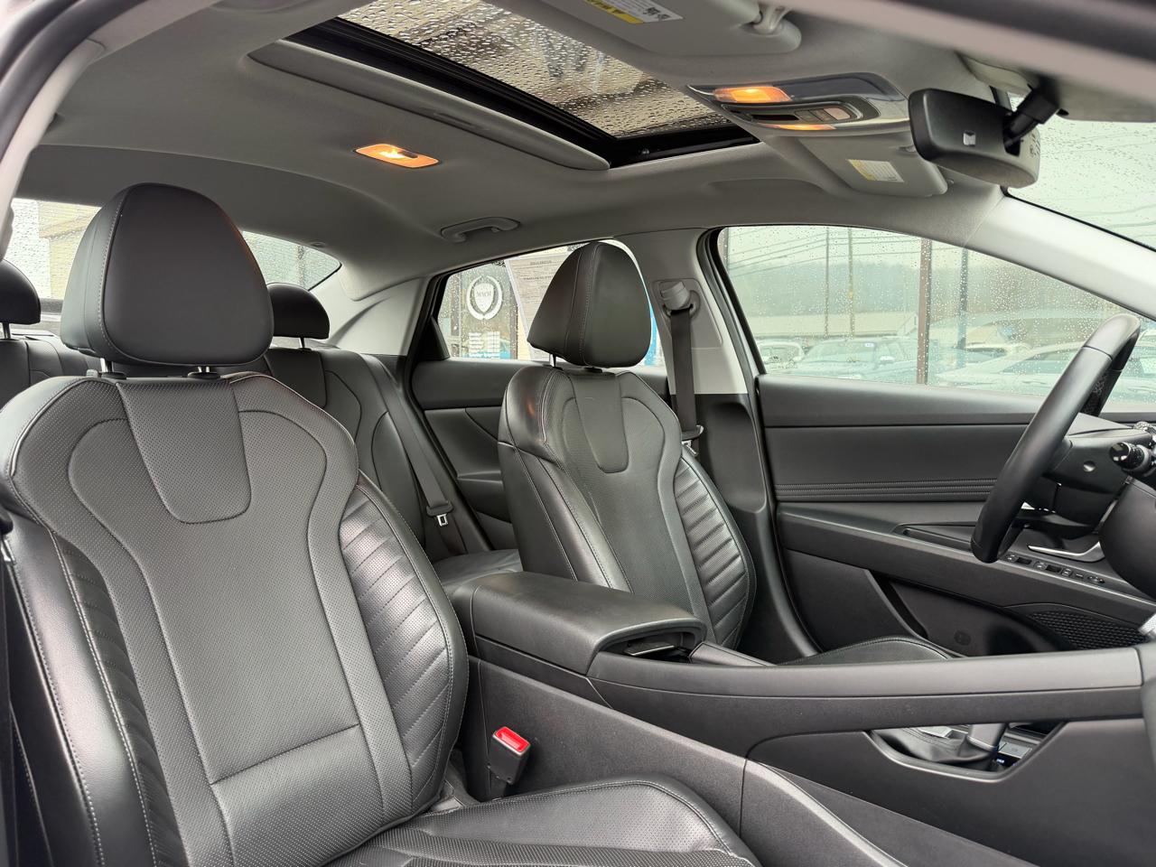 Hyundai Elantra  2023