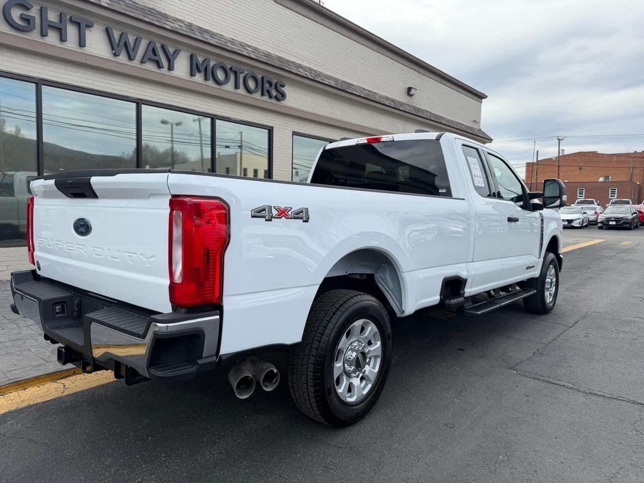 Ford F-250 SD XL SuperCab 4WD 2023