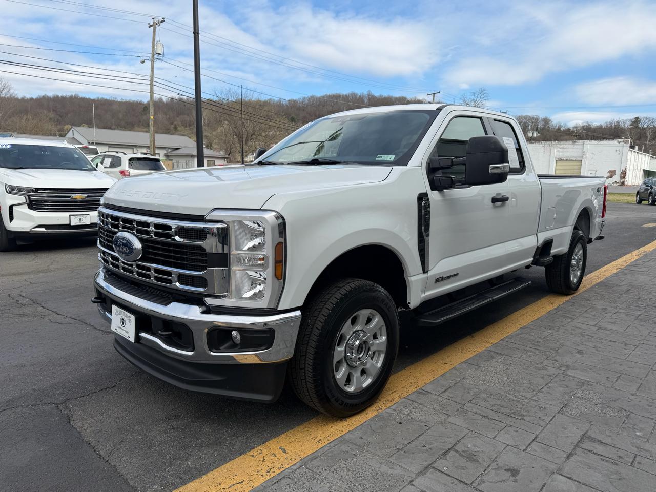 Ford F-250 SD XL SuperCab 4WD 2023