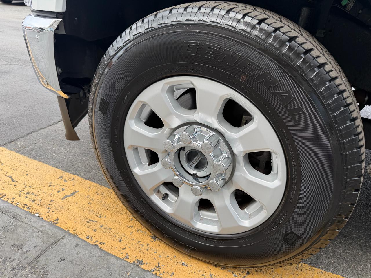 Ford F-250 SD XL SuperCab 4WD 2023