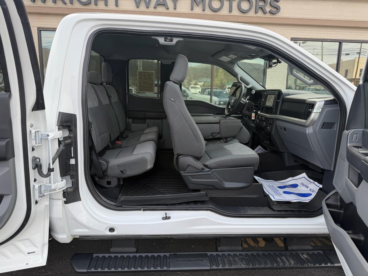 Ford F-250 SD XL SuperCab 4WD 2023