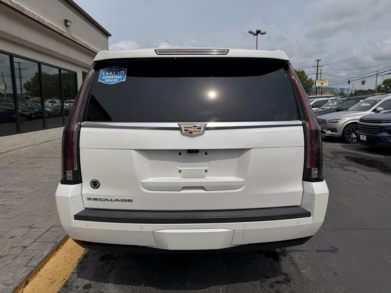 Cadillac Escalade 4WD 4dr Premium Luxury 2018