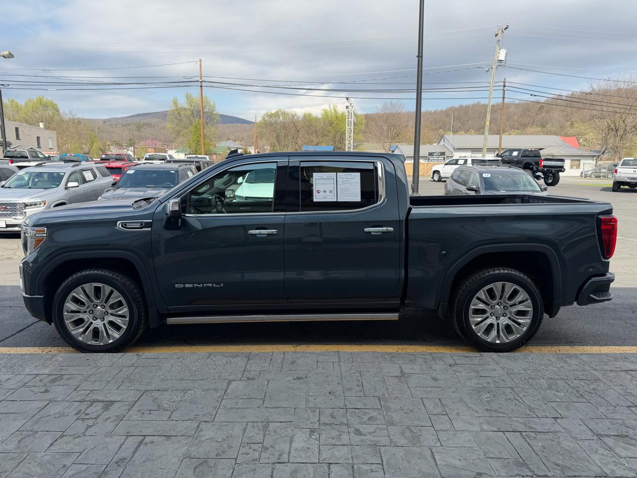 GMC Sierra 1500 4WD Crew Cab 147" Denali 2020