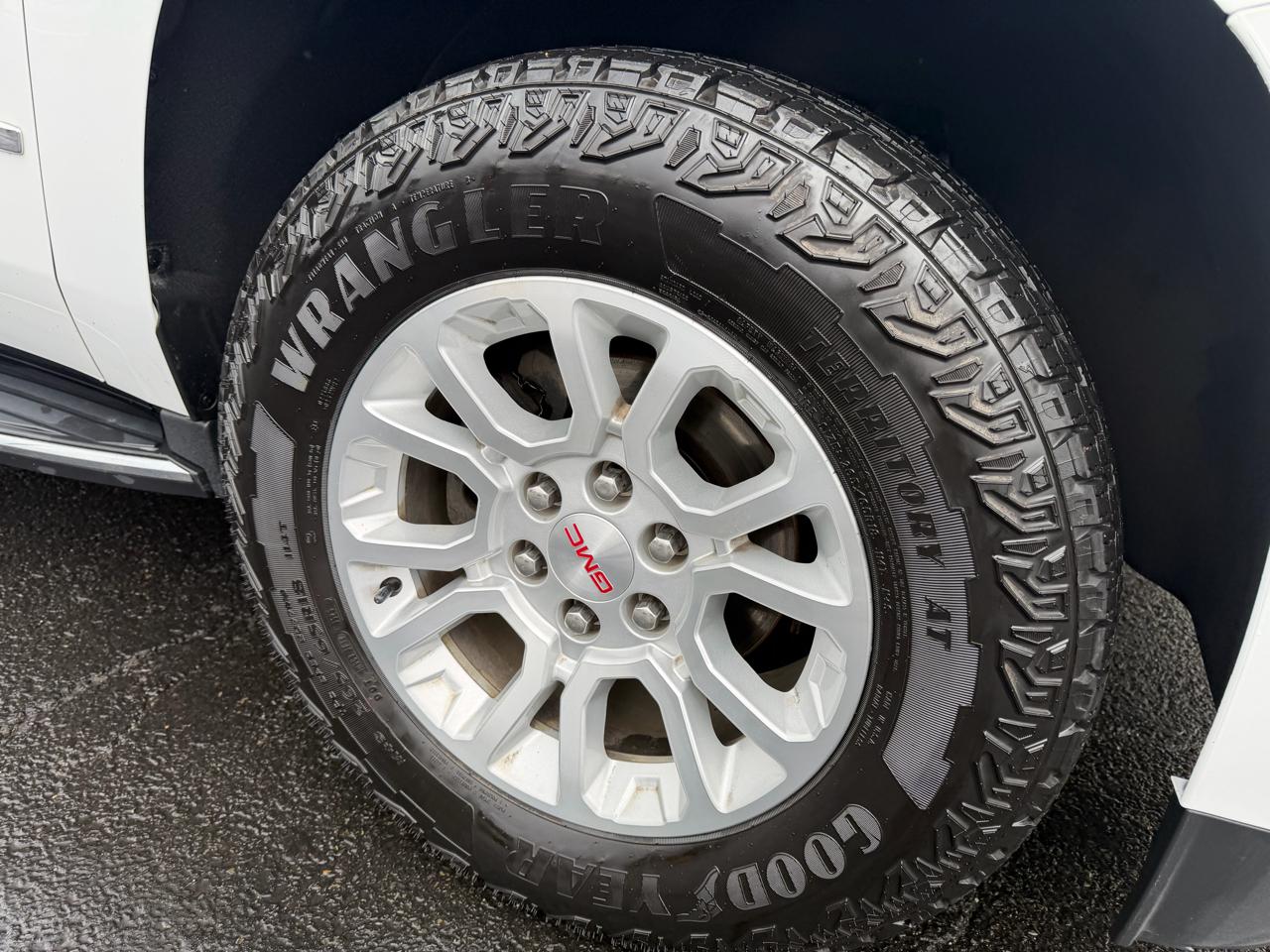 GMC Yukon XL 4WD 4dr SLT 2020