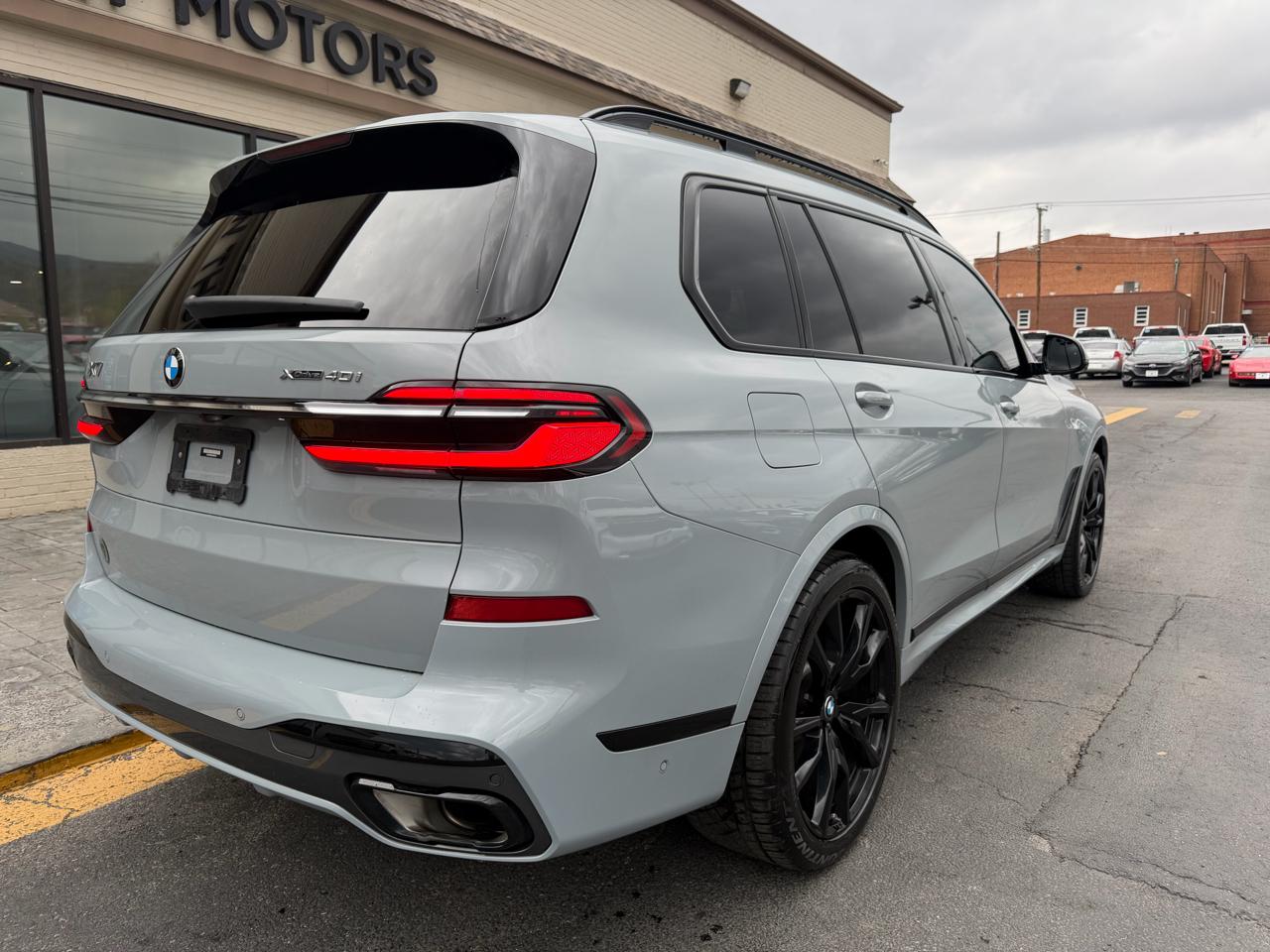 BMW X7  2023
