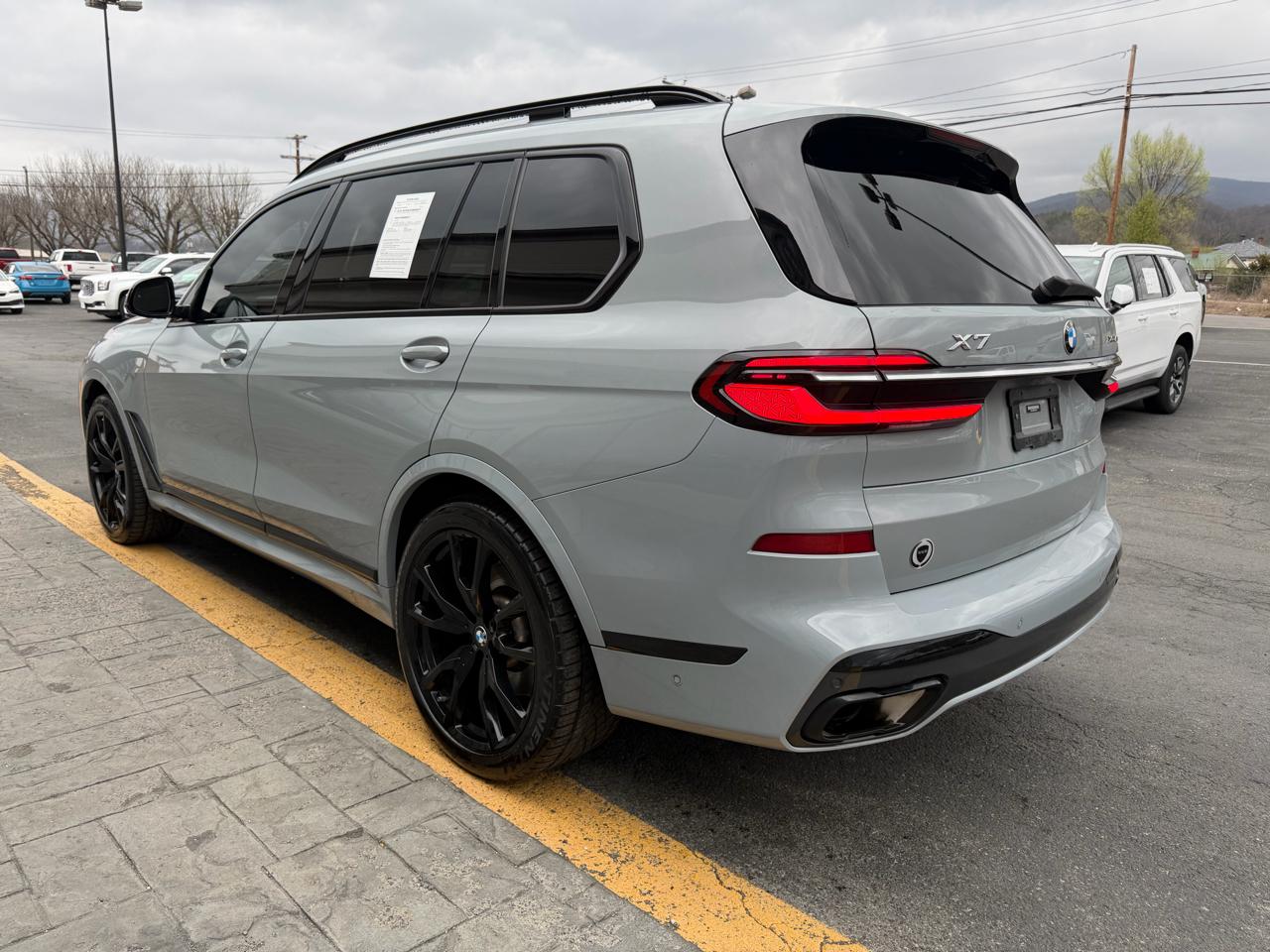 BMW X7  2023