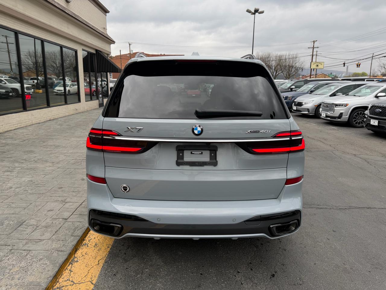 BMW X7  2023