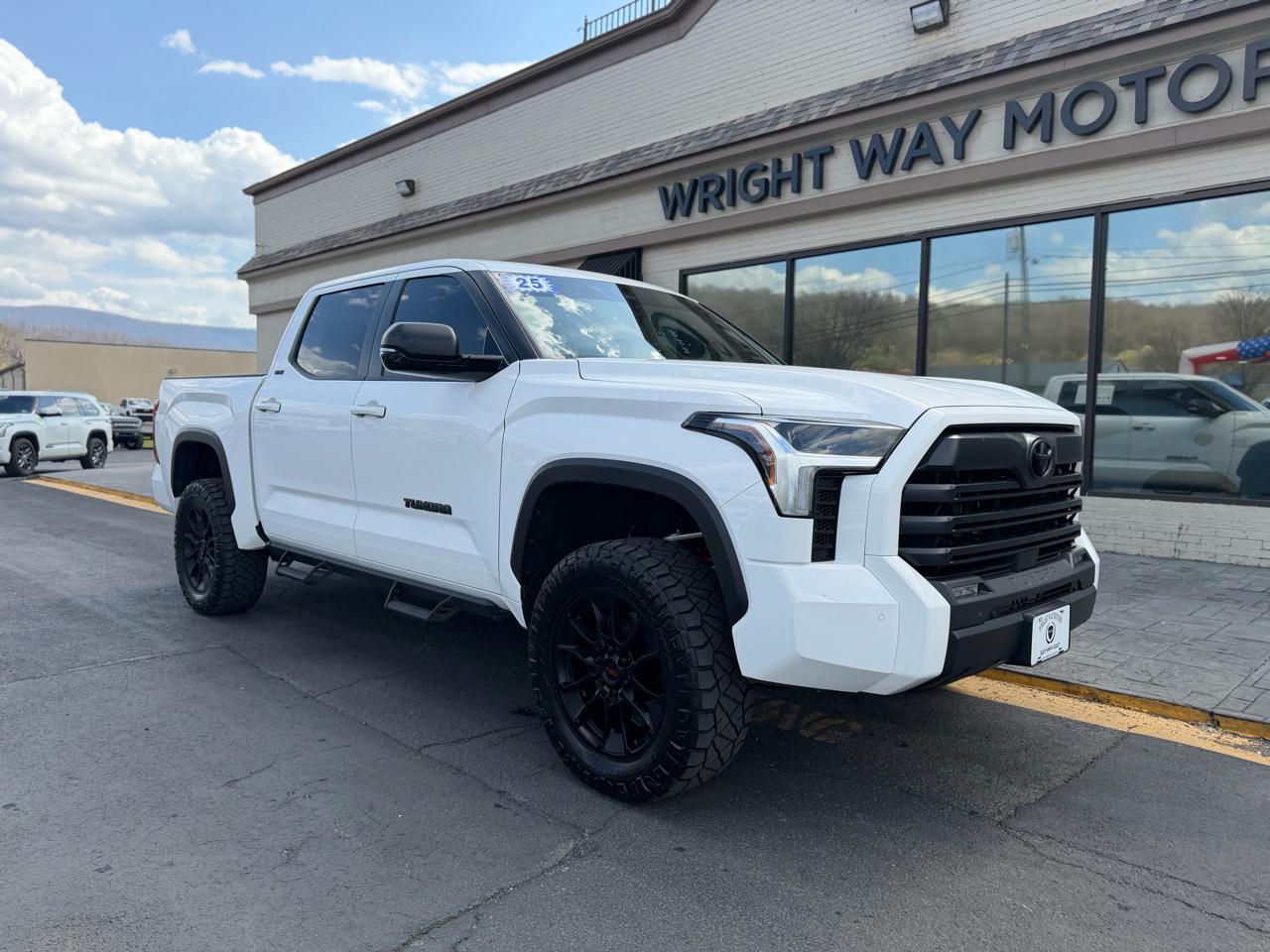 2025 Toyota Tundra SR5 CREWMAX 5.5' BED