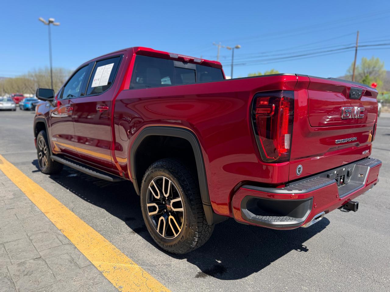 GMC Sierra 1500 4WD Crew Cab 147" AT4 2026