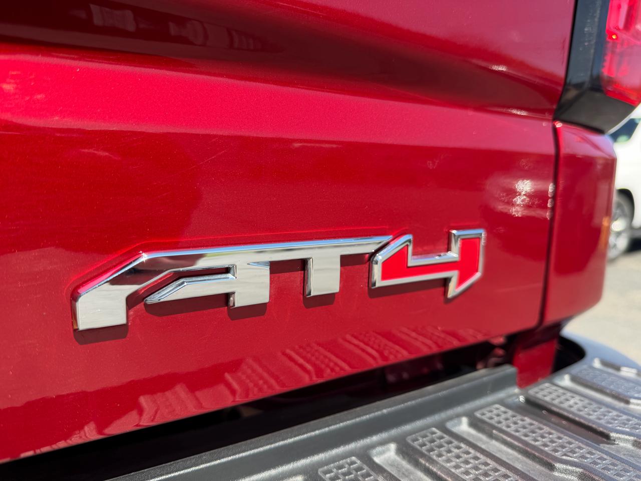 GMC Sierra 1500 4WD Crew Cab 147" AT4 2026