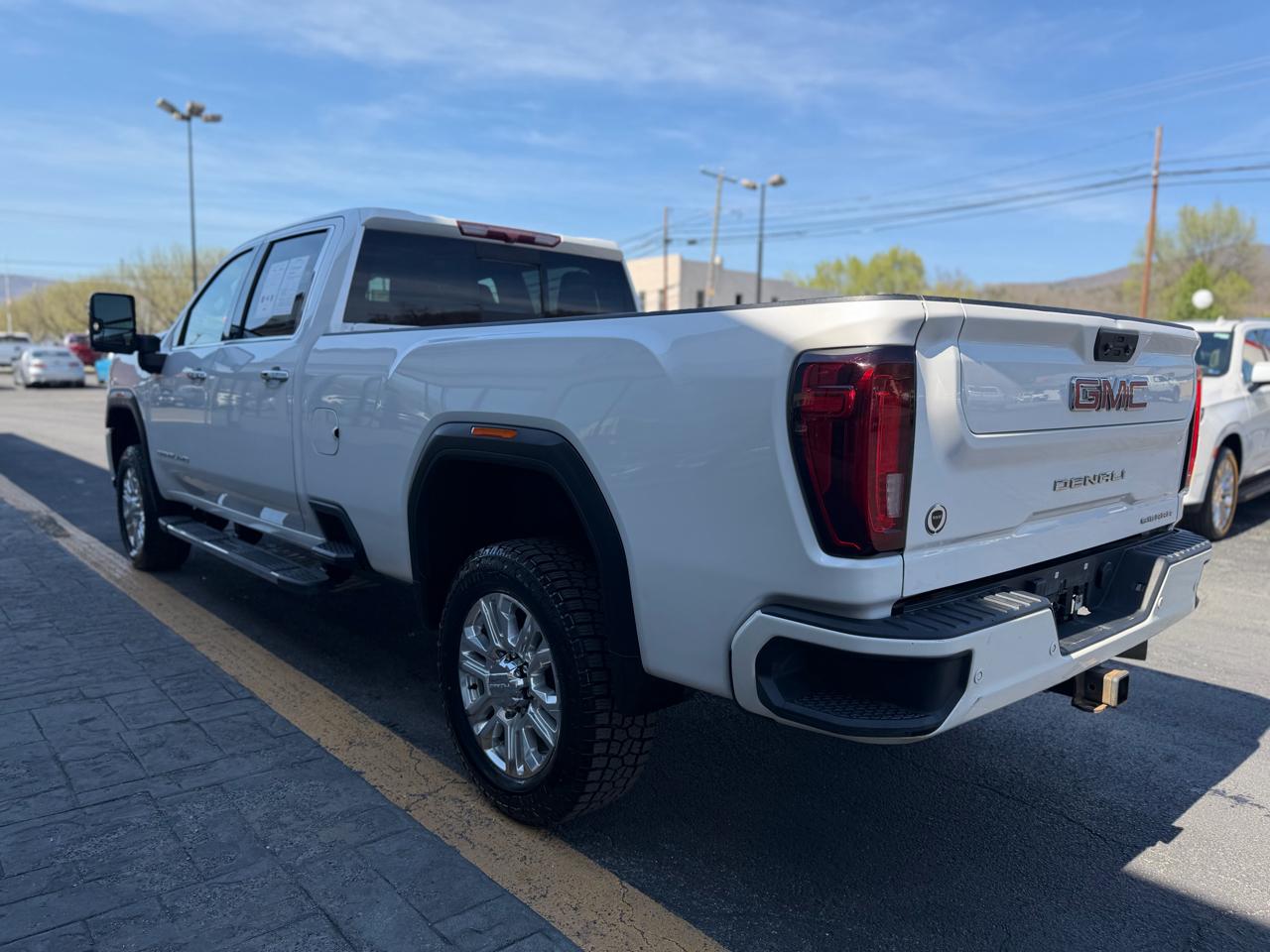 GMC Sierra 3500HD 4WD Crew Cab 172" Denali 2022
