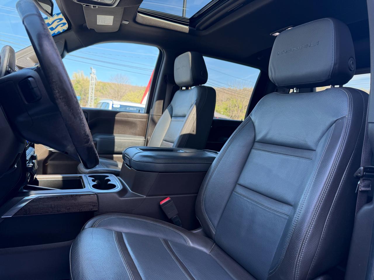 GMC Sierra 3500HD 4WD Crew Cab 172" Denali 2022