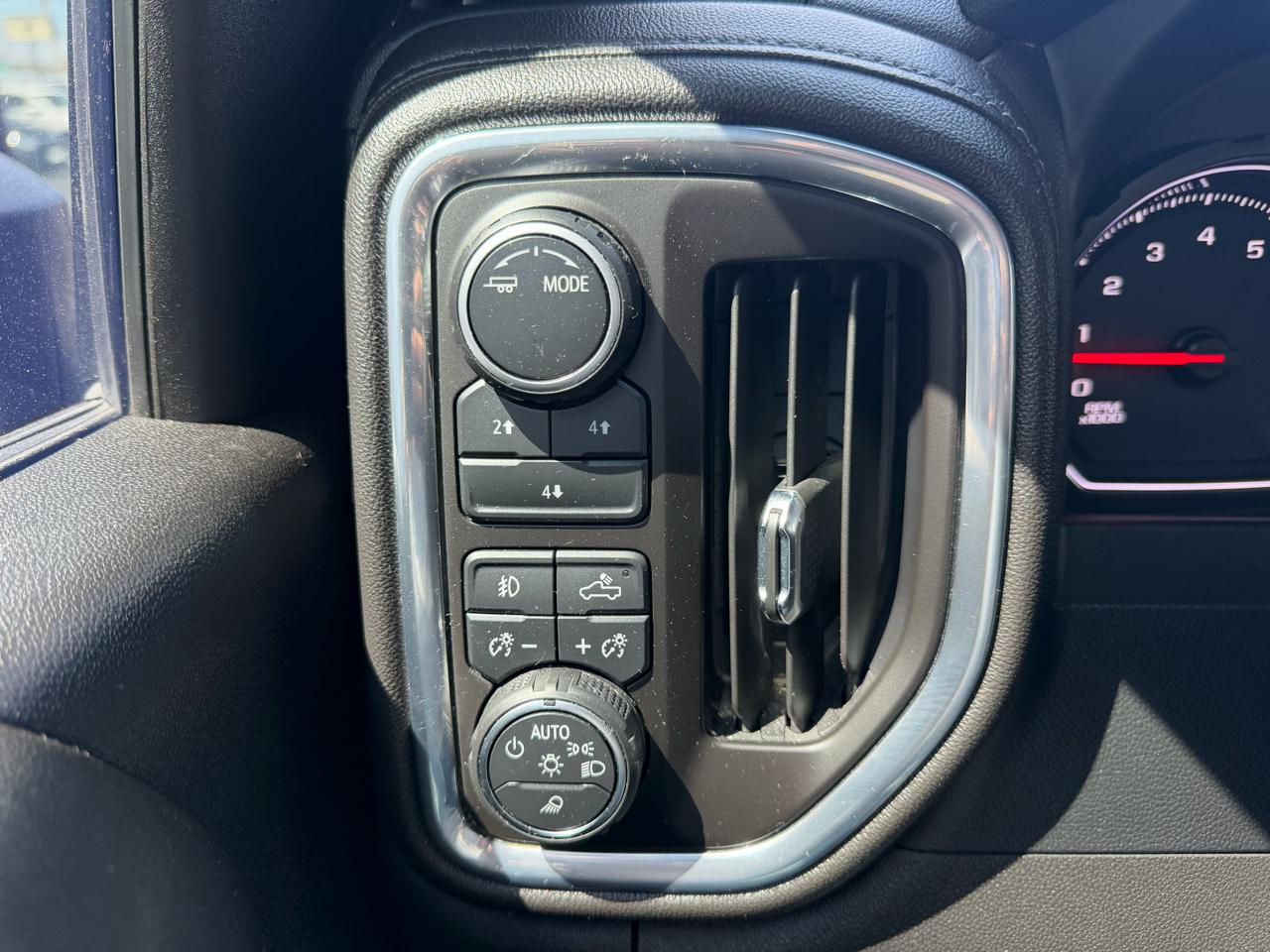 Chevrolet Silverado 2500HD 4WD Crew Cab 159" LT 2023