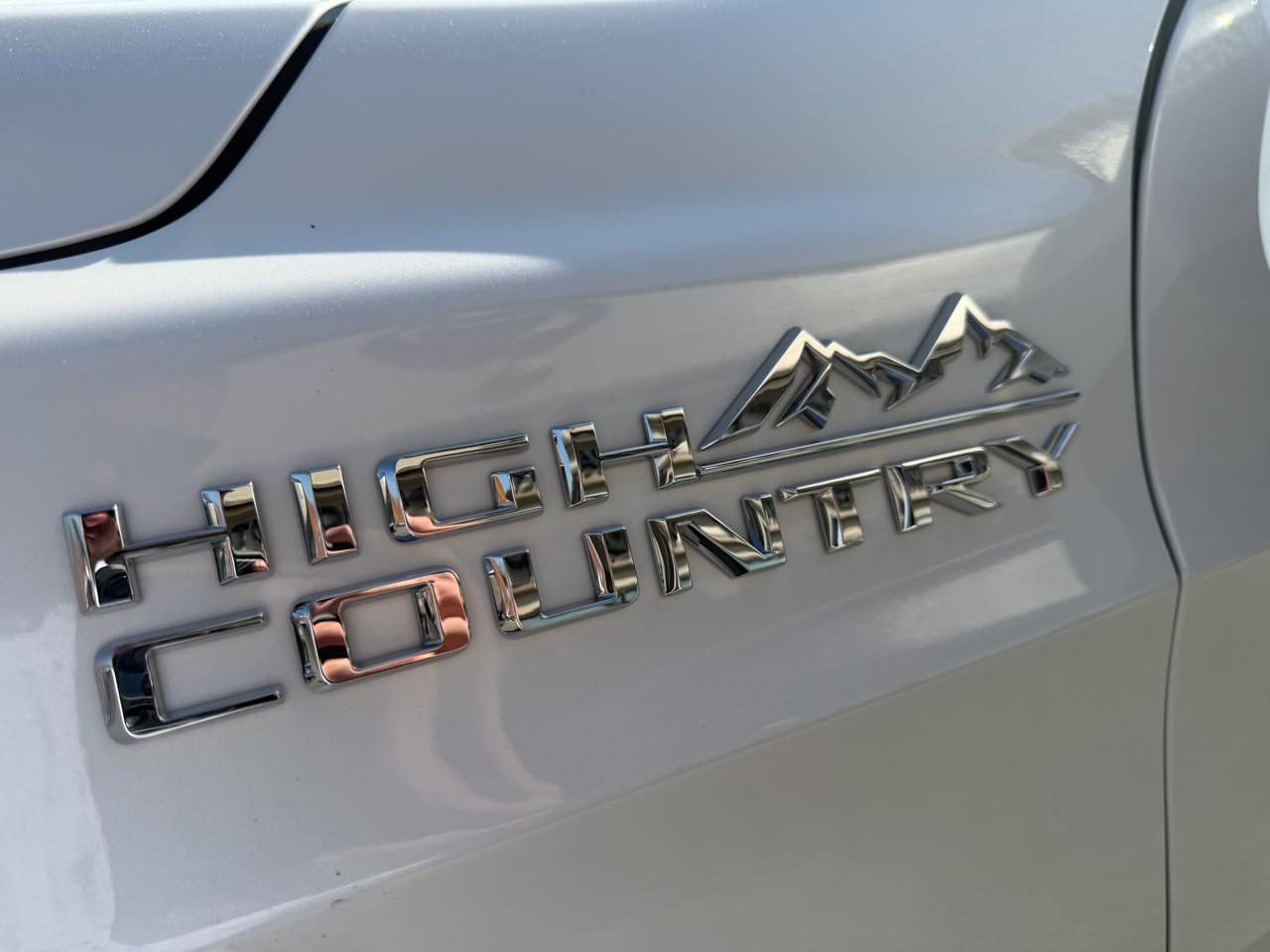 Chevrolet Tahoe 4WD 4dr High Country 2023