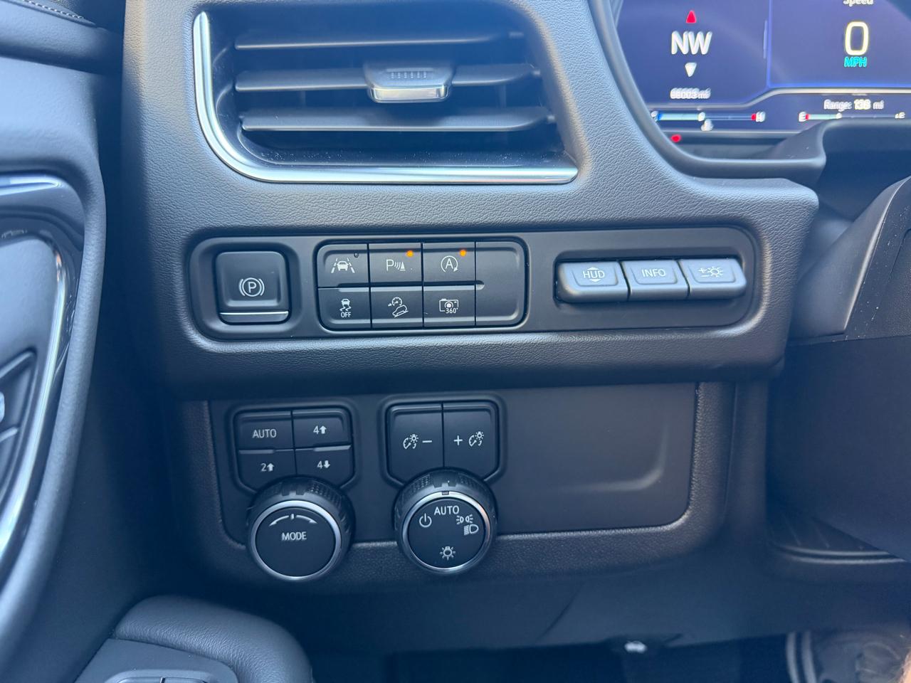 Chevrolet Tahoe 4WD 4dr High Country 2023