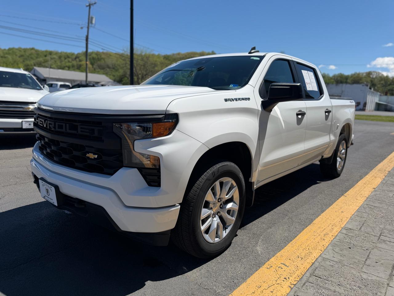 Chevrolet Silverado 1500 4WD Crew Cab 147" Custom 2023