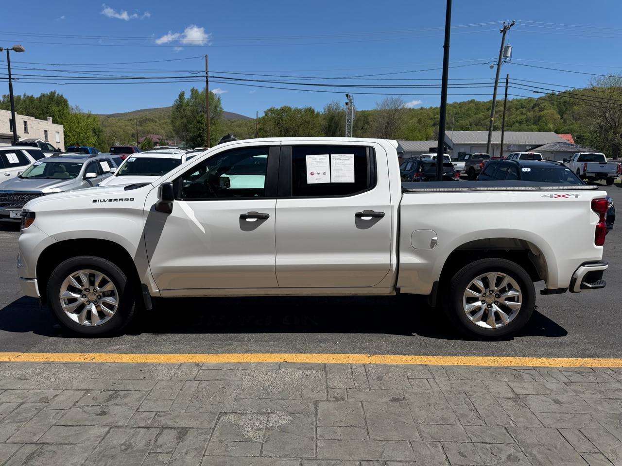 Chevrolet Silverado 1500 4WD Crew Cab 147" Custom 2023