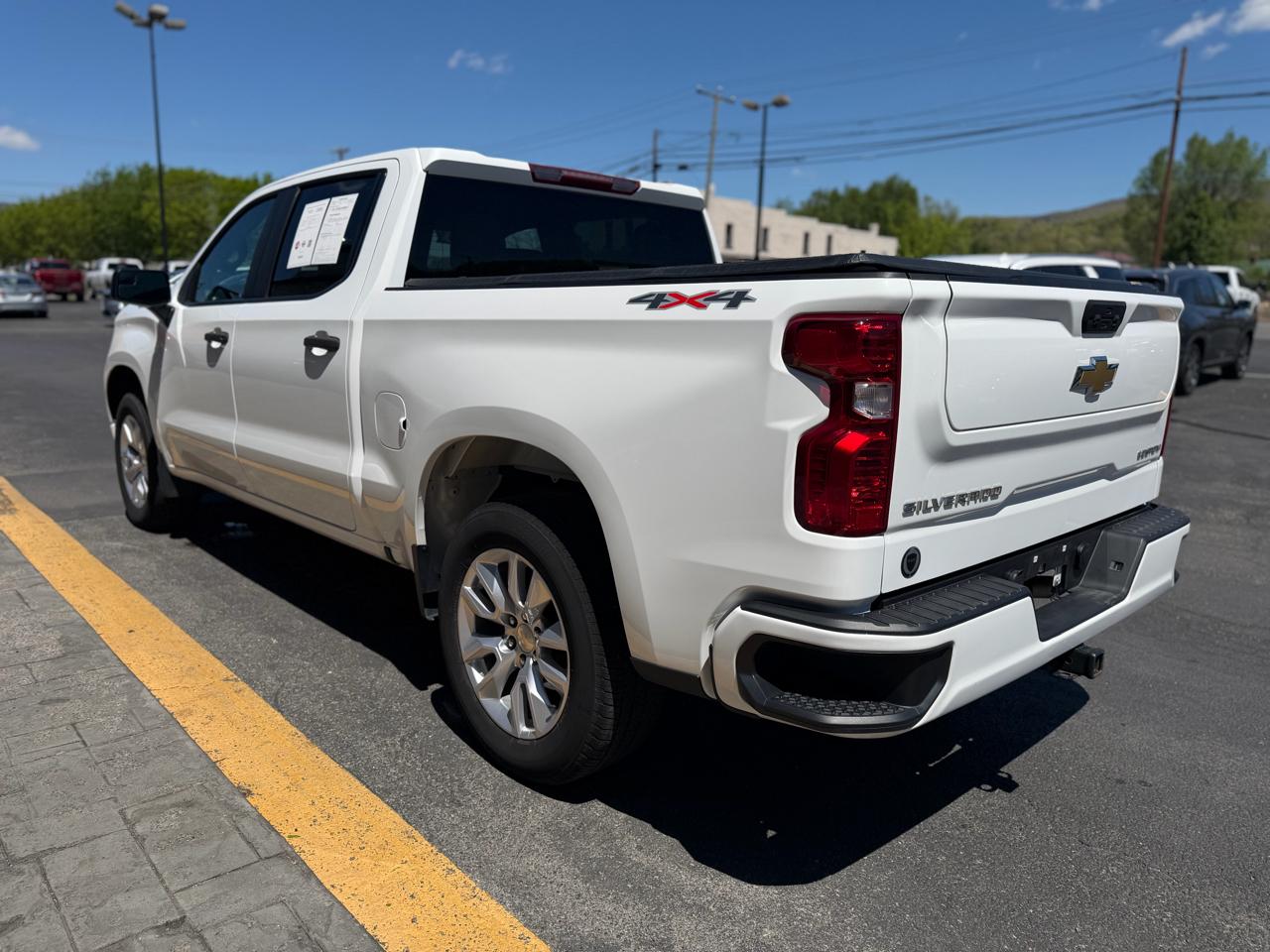 Chevrolet Silverado 1500 4WD Crew Cab 147" Custom 2023