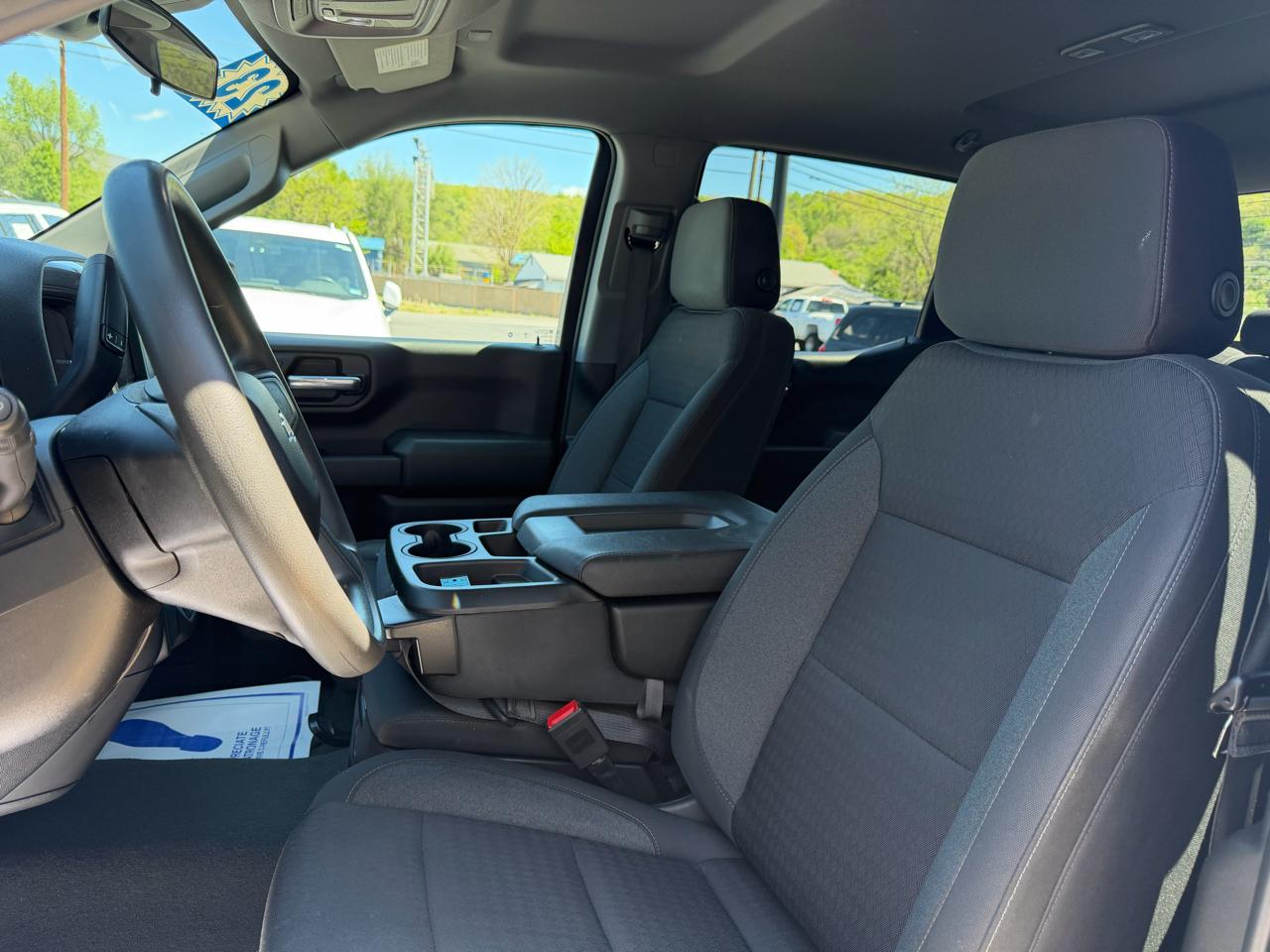 Chevrolet Silverado 1500 4WD Crew Cab 147" Custom 2023