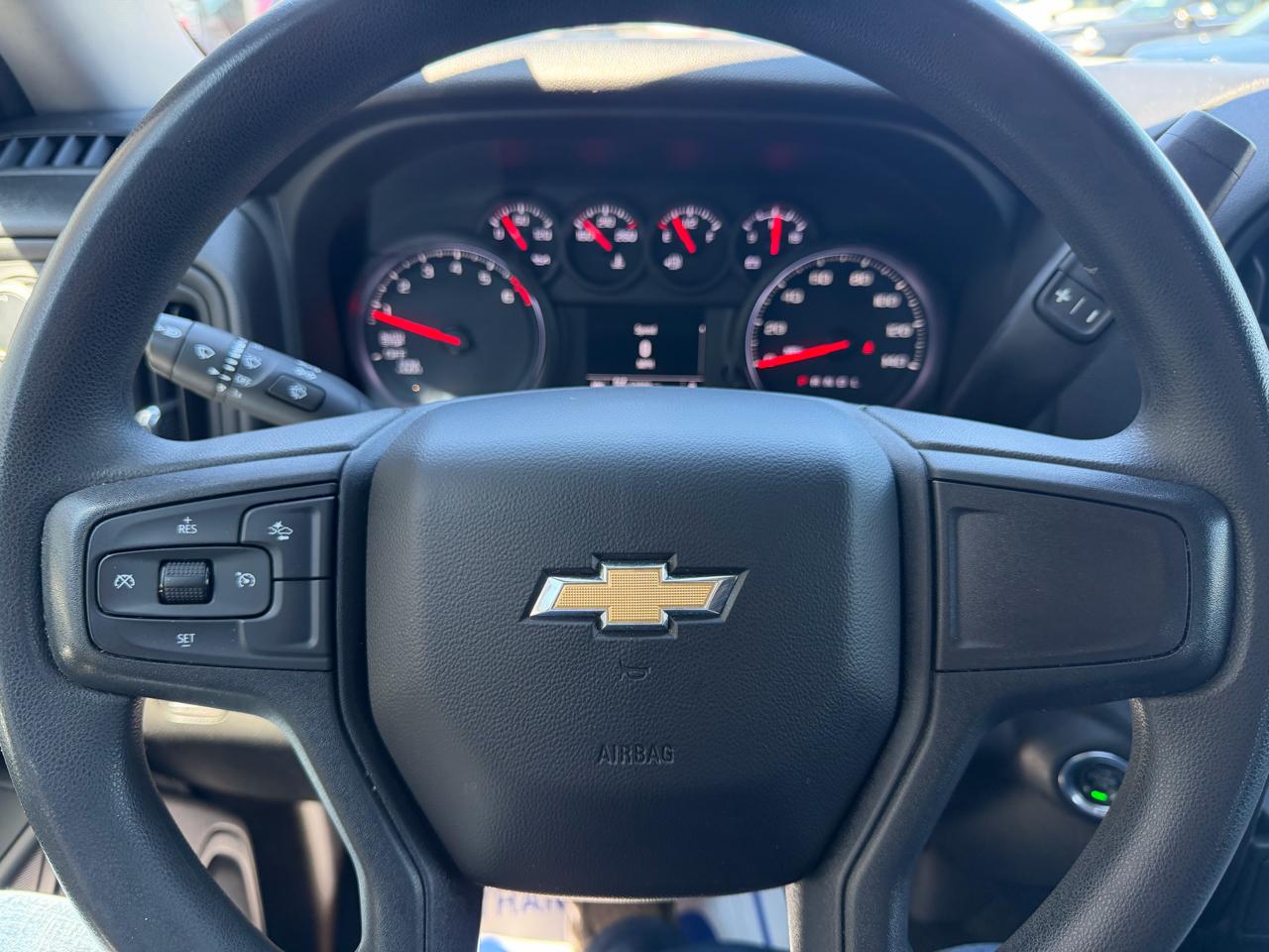 Chevrolet Silverado 1500 4WD Crew Cab 147" Custom 2023