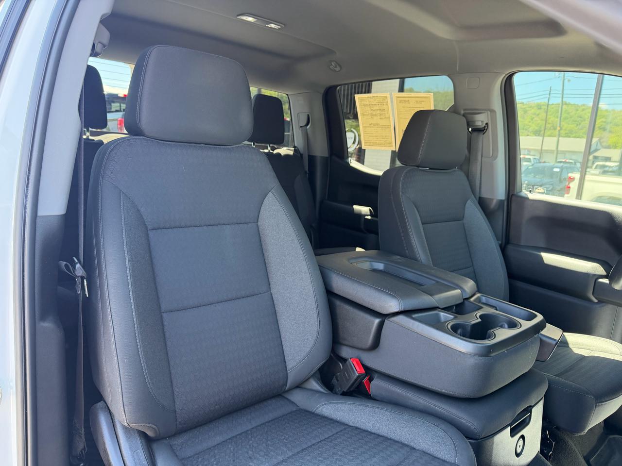 Chevrolet Silverado 1500 4WD Crew Cab 147" Custom 2023