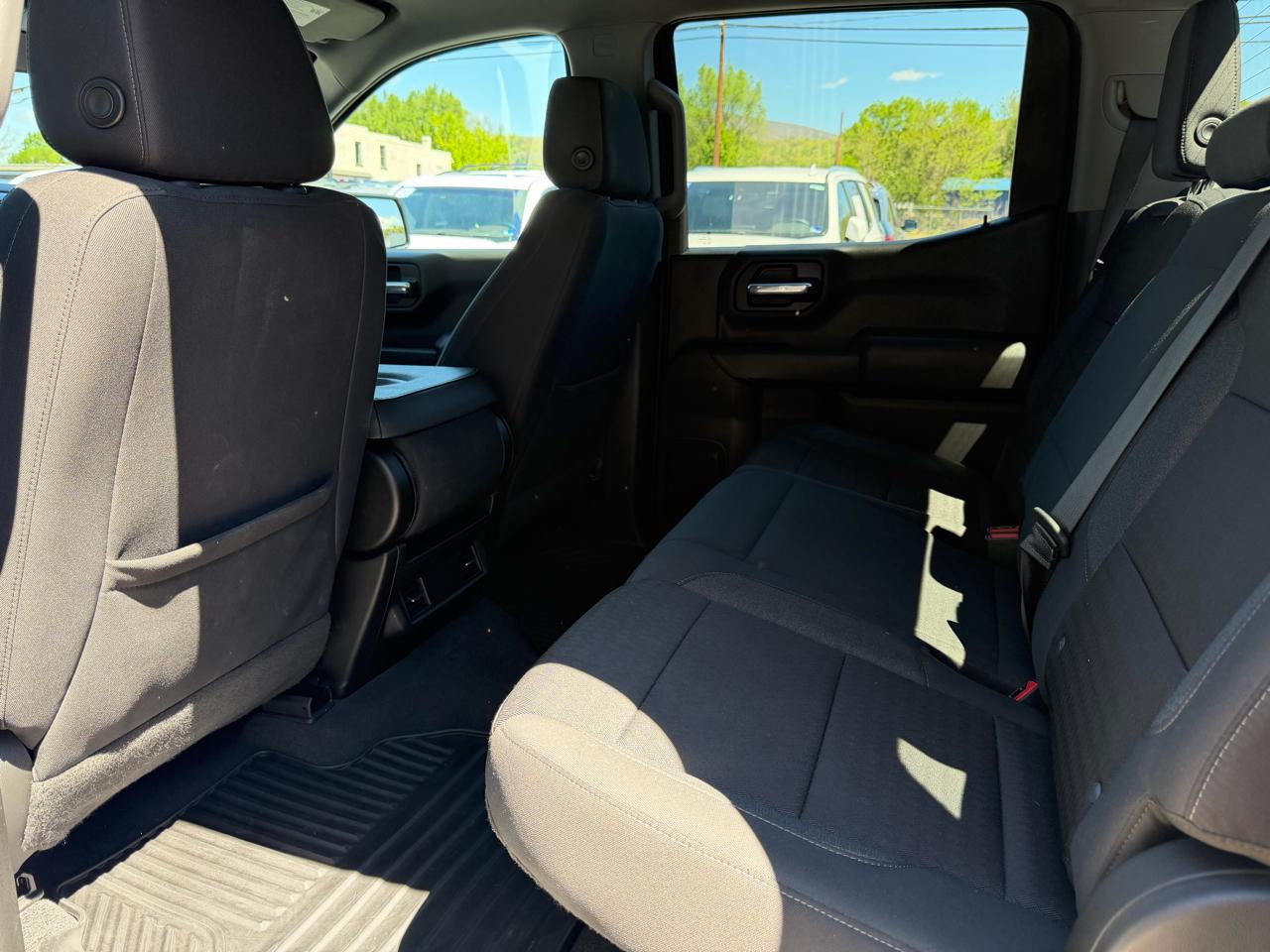 Chevrolet Silverado 1500 4WD Crew Cab 147" Custom 2023