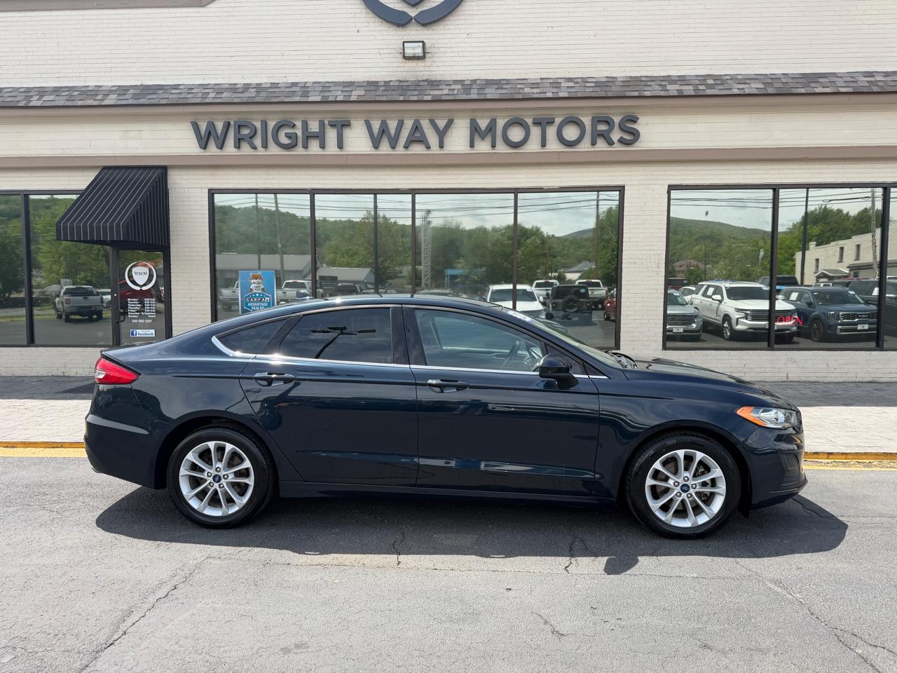 Ford Fusion SE FWD 2020