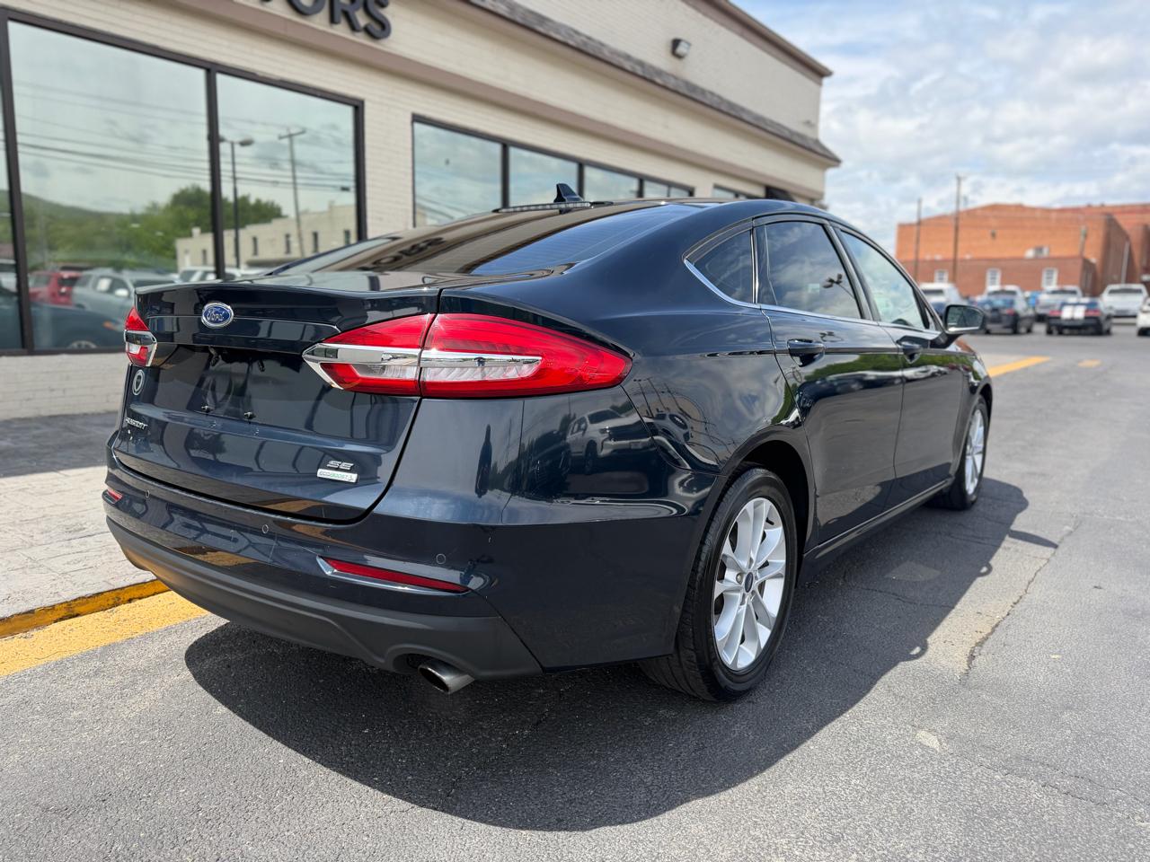 Ford Fusion SE FWD 2020