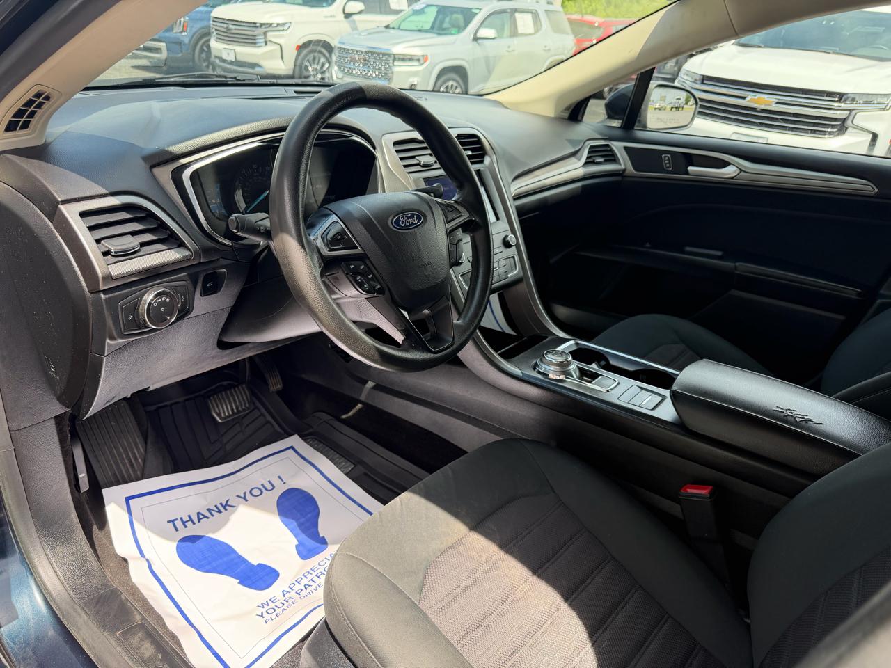 Ford Fusion SE FWD 2020