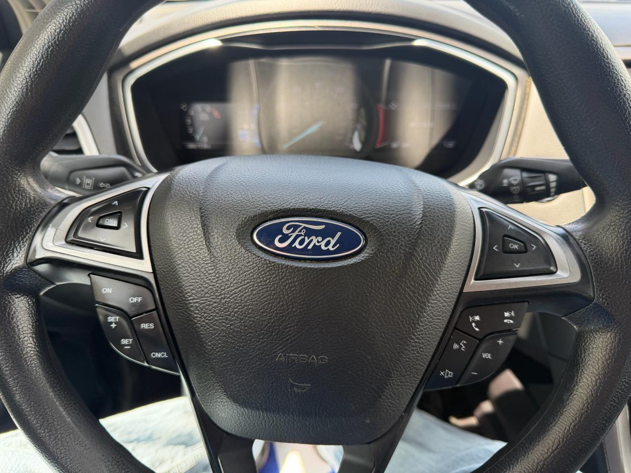 Ford Fusion SE FWD 2020