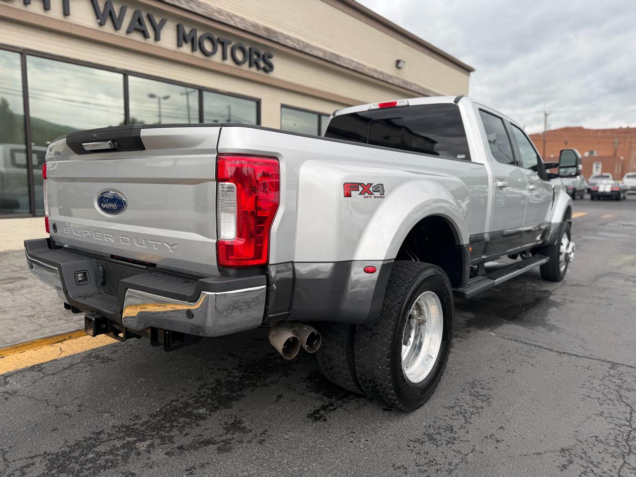 Ford F-450 SD Lariat 2018