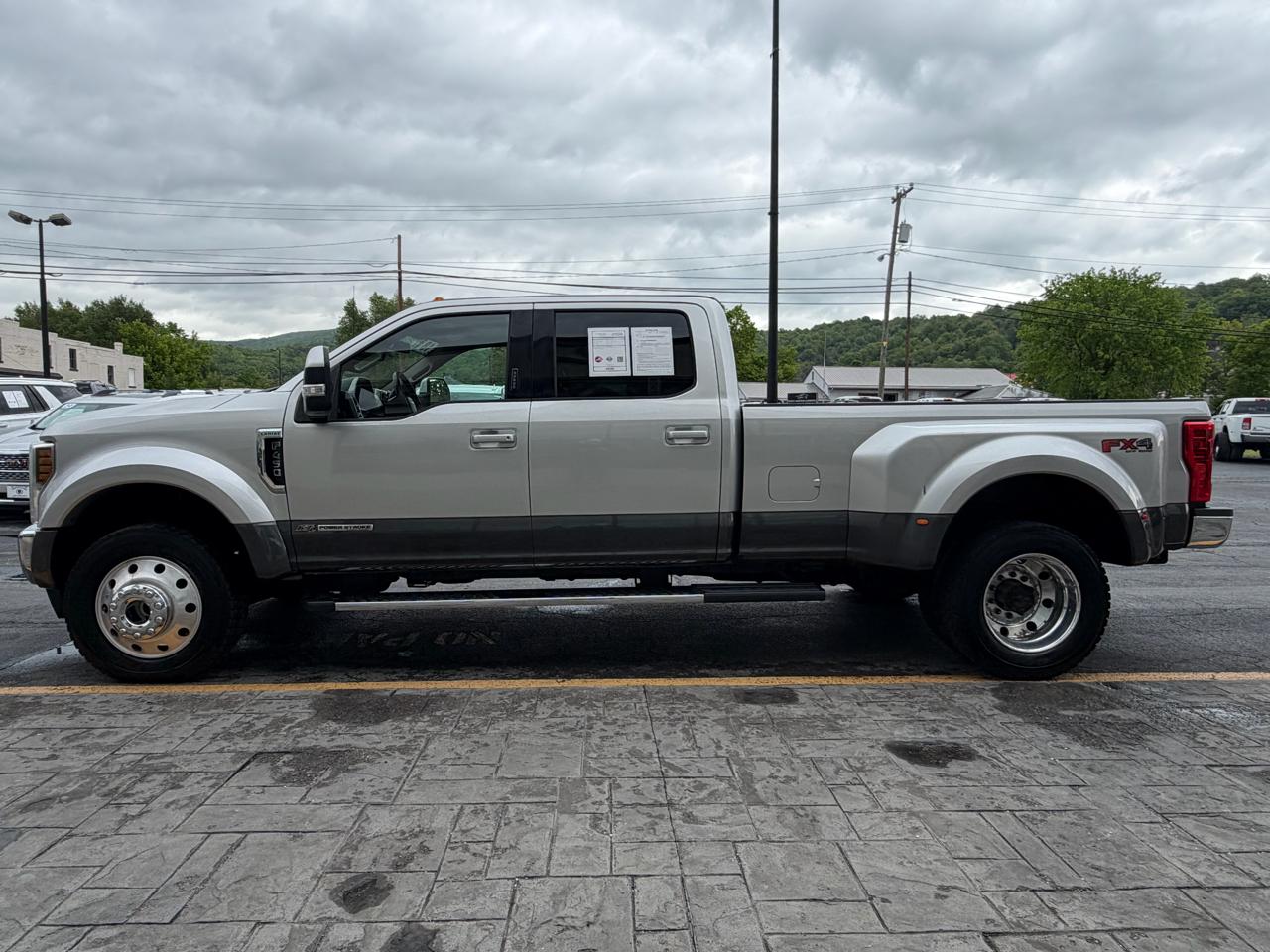 Ford F-450 SD Lariat 2018
