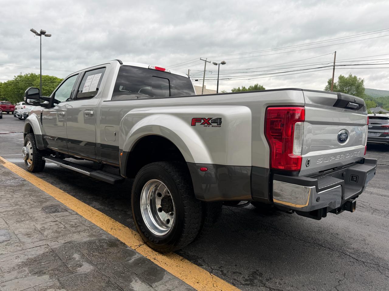 Ford F-450 SD Lariat 2018
