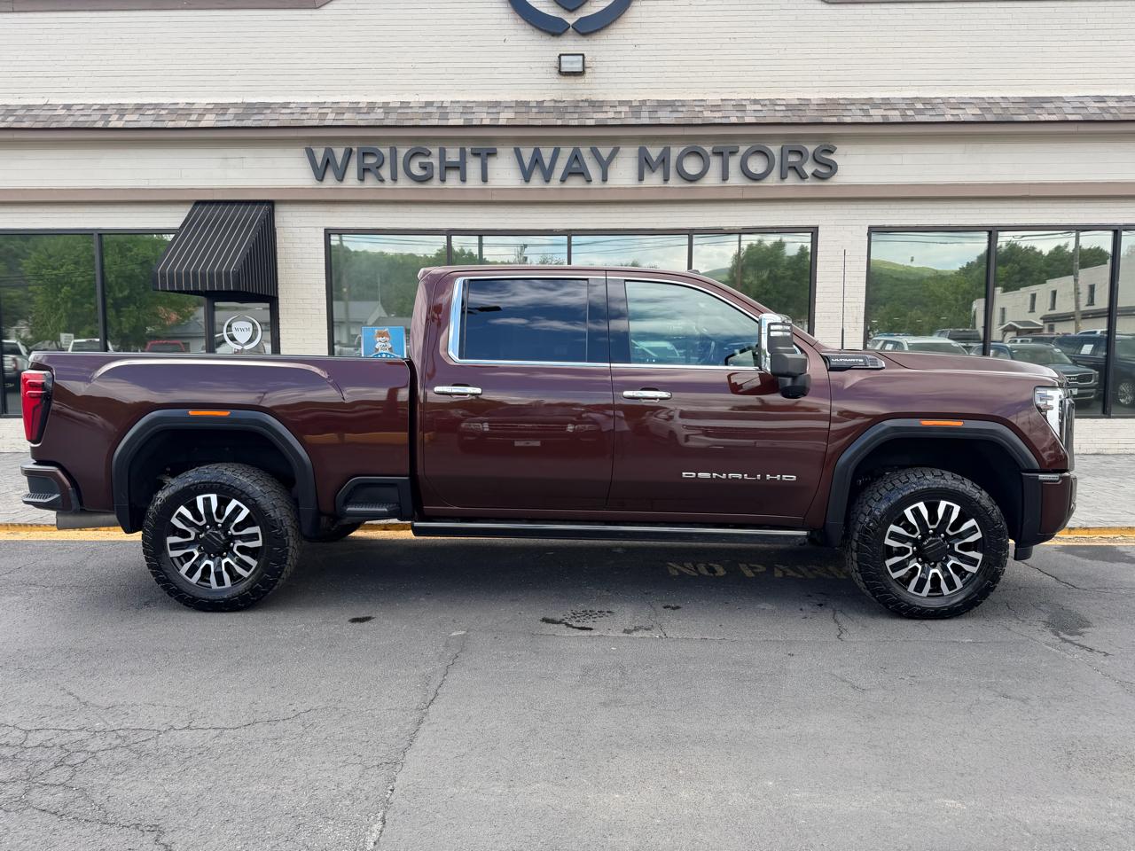 GMC Sierra 3500HD 4WD Crew Cab 159" Denali 2024