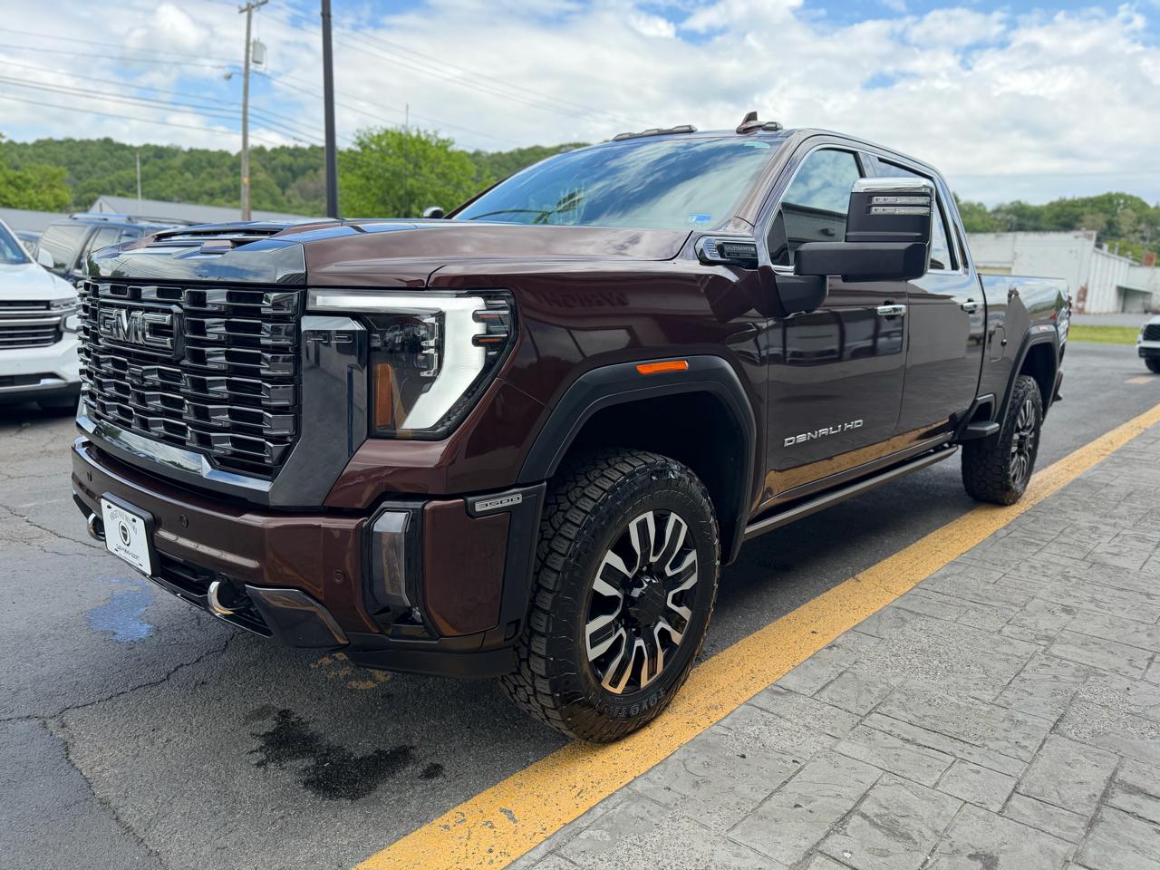 GMC Sierra 3500HD 4WD Crew Cab 159" Denali 2024