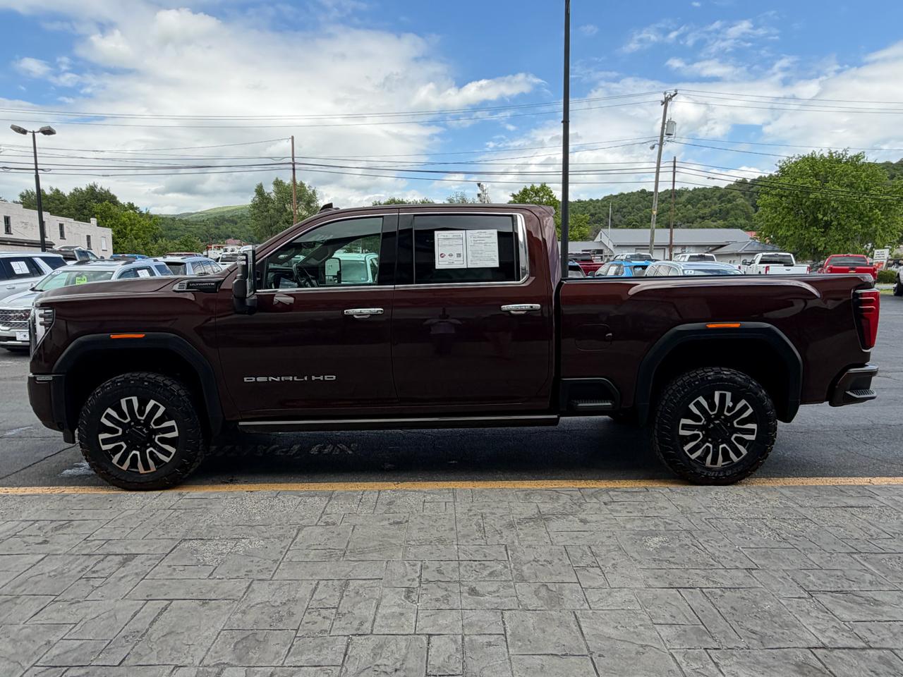 GMC Sierra 3500HD 4WD Crew Cab 159" Denali 2024