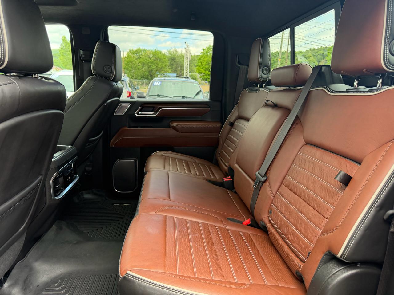 GMC Sierra 3500HD 4WD Crew Cab 159" Denali 2024