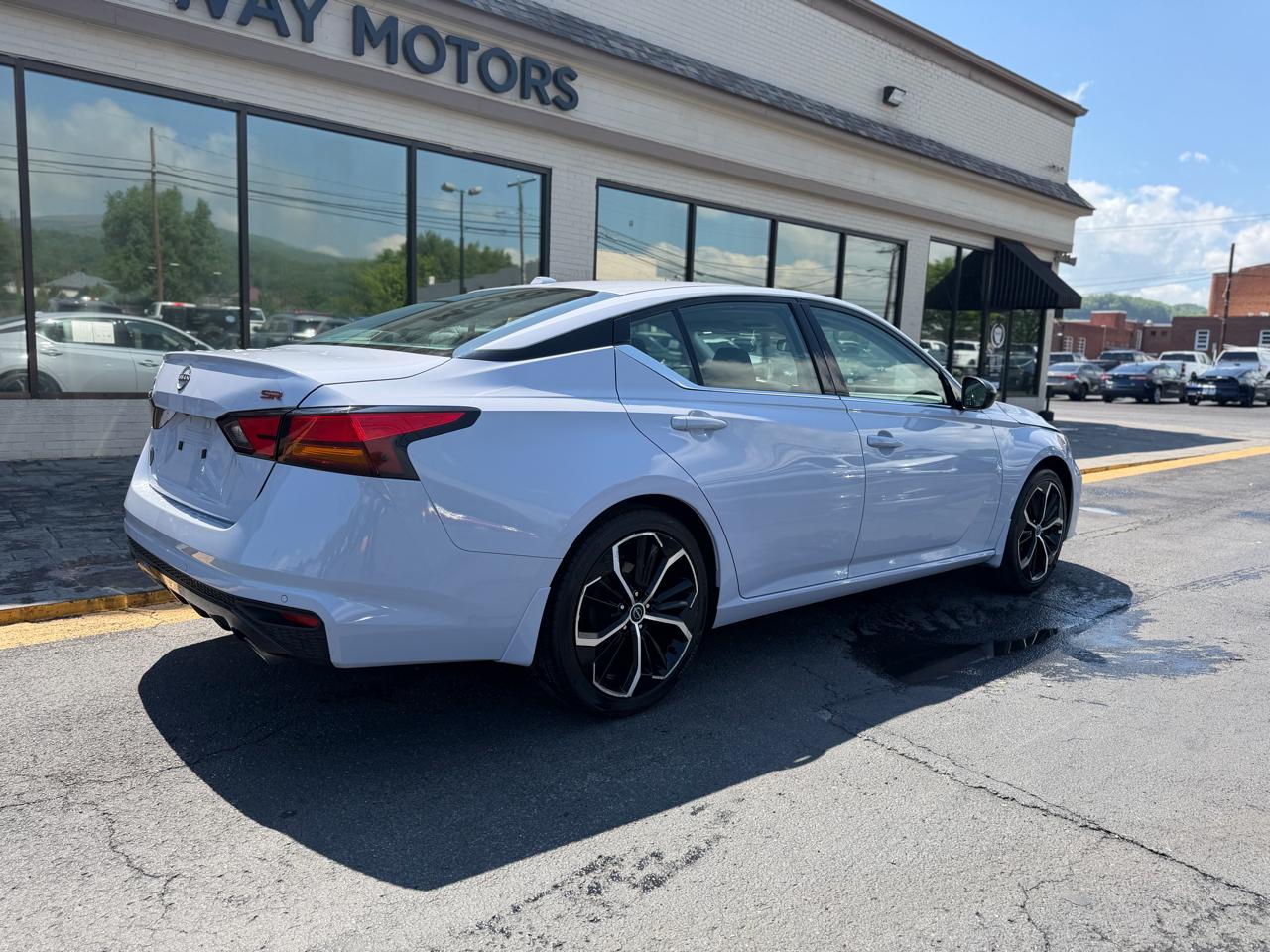 Nissan Altima 2.5 SR Sedan 2024
