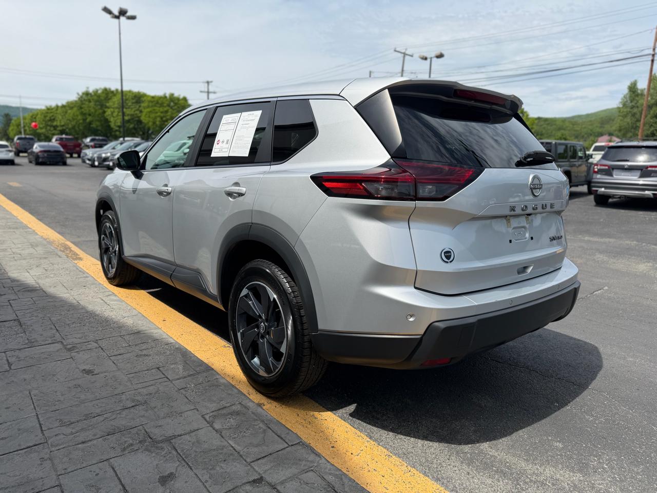 Nissan Rogue AWD SV 2024