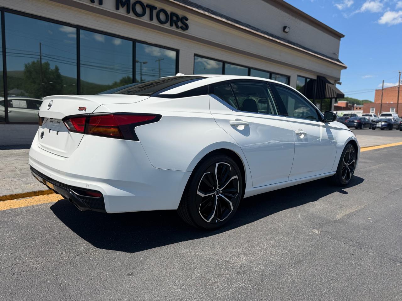 Nissan Altima 2.5 SR Sedan 2024