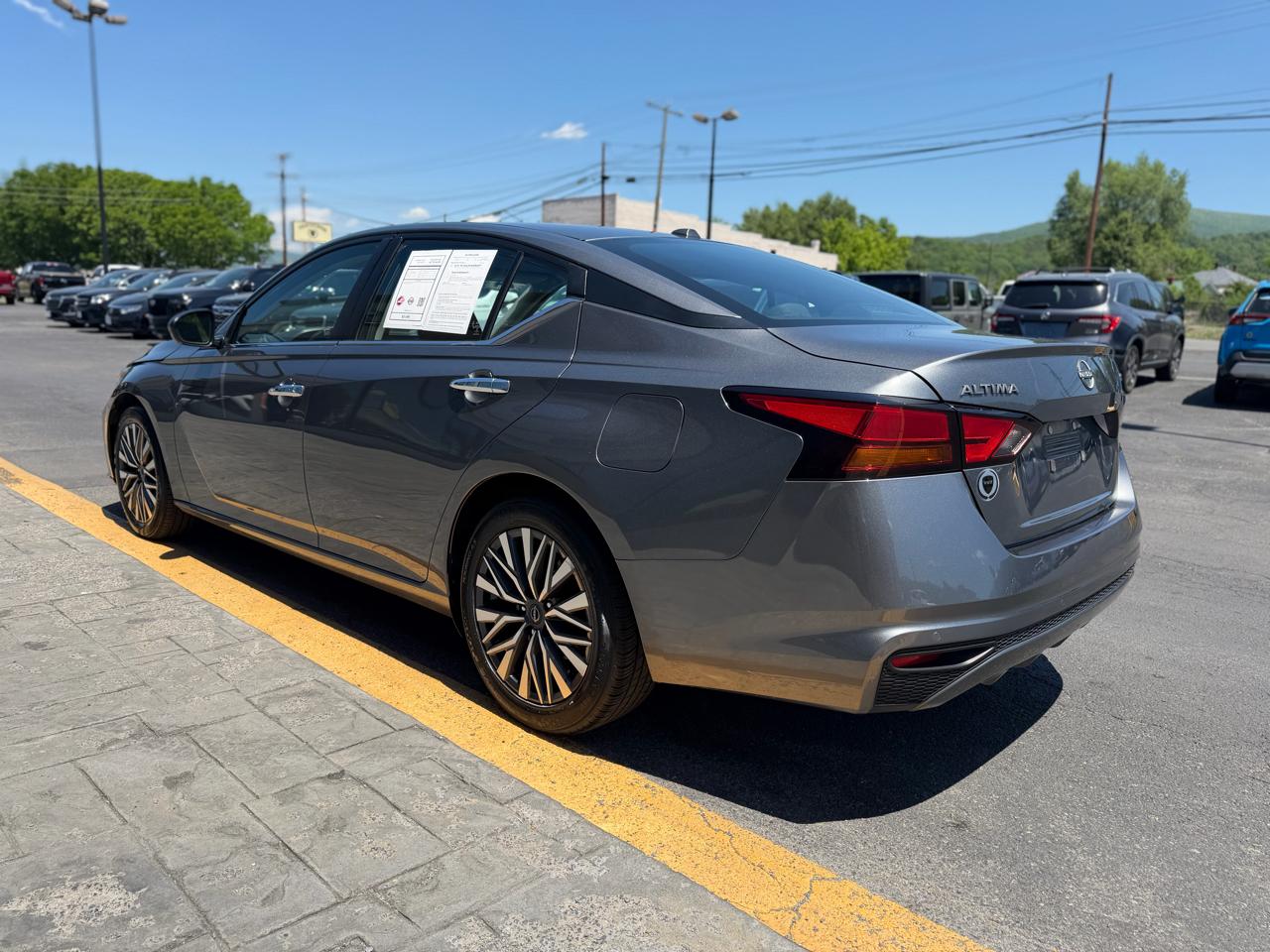 Nissan Altima 2.5 SV Sedan 2024