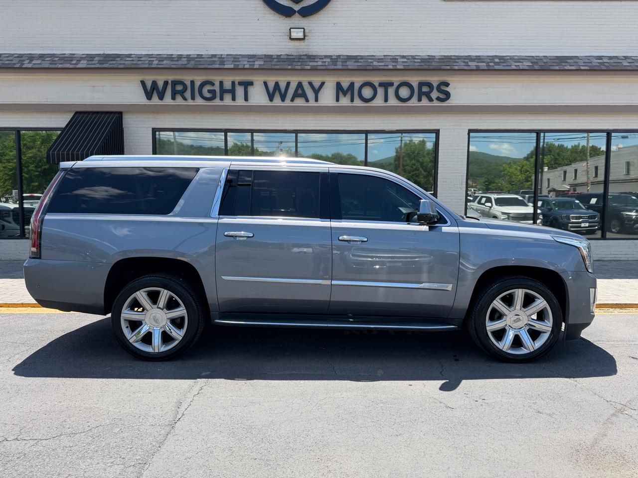 Cadillac Escalade 2WD 4dr Luxury 2018