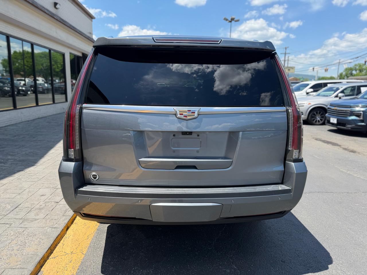 Cadillac Escalade 2WD 4dr Luxury 2018