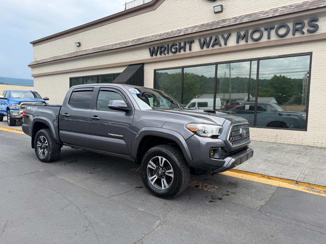 Toyota Tacoma  2018