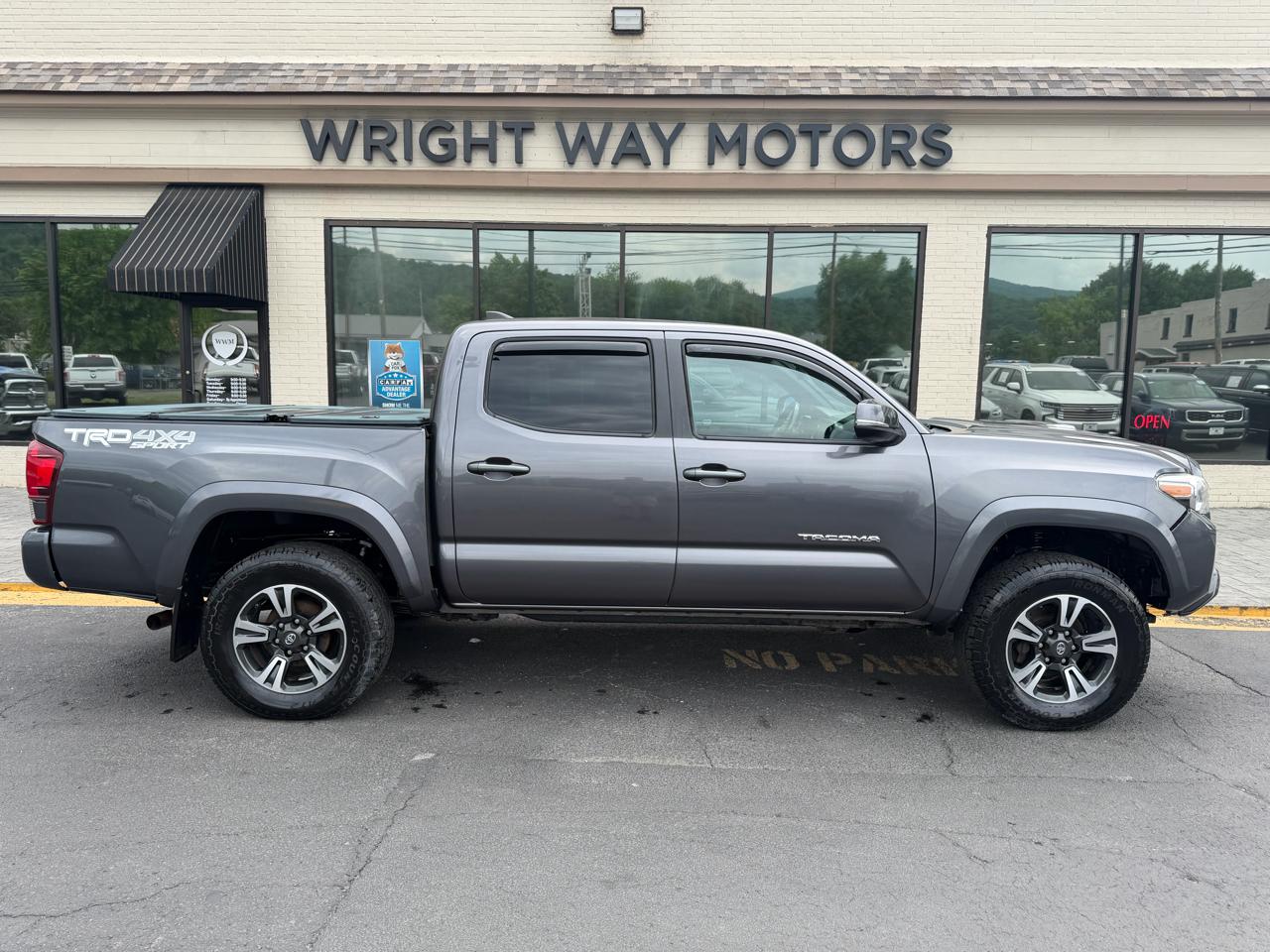 Toyota Tacoma  2018