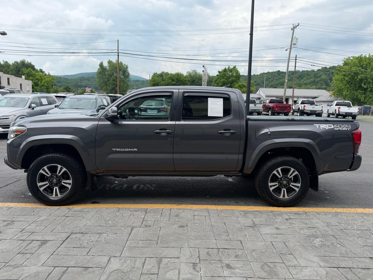 Toyota Tacoma  2018