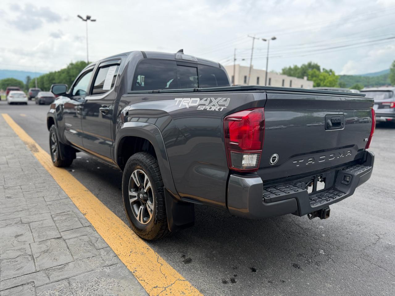 Toyota Tacoma  2018