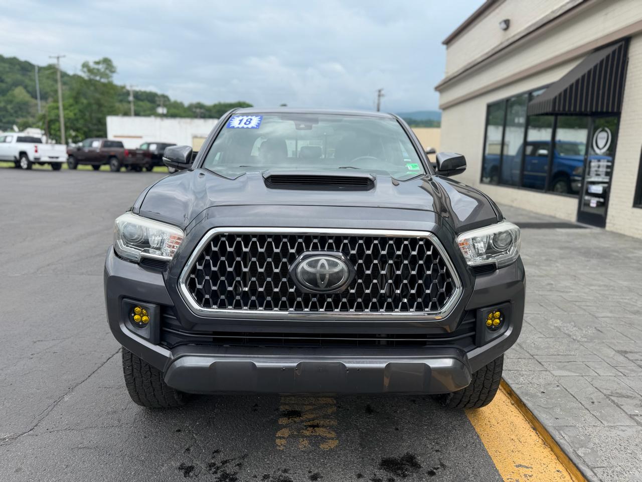 Toyota Tacoma  2018