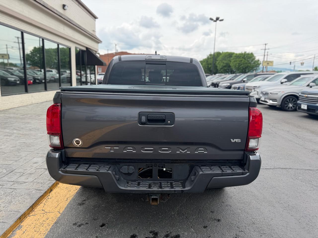 Toyota Tacoma  2018